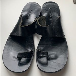 AKIS Black Leather Handmade Sandal